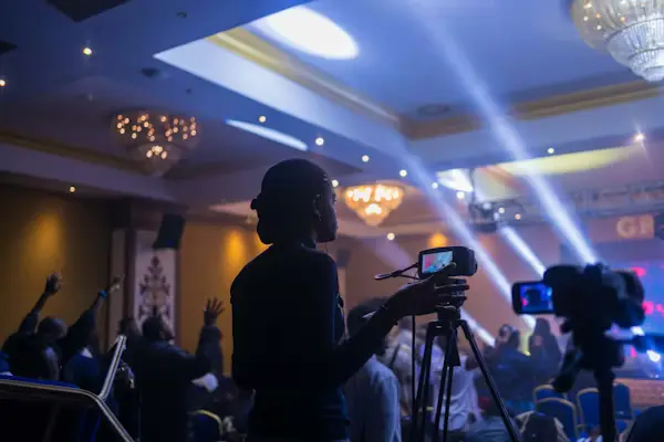 أفضل شركة تصوير وتغطية المؤتمرات بالصوت والصورة في السعودية